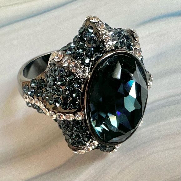 Akkad Bold Blue Crystal Statement Ring - Picture 10 of 11